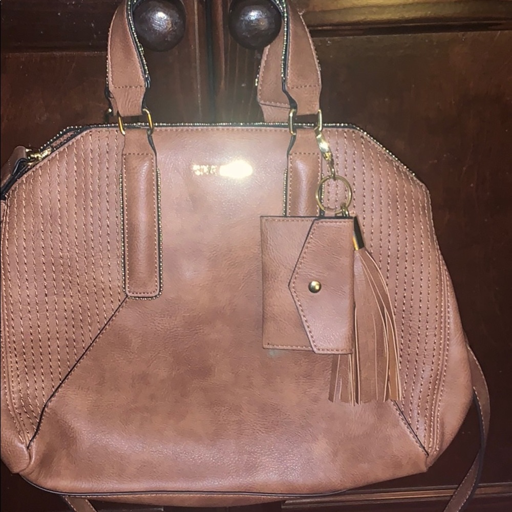 NWOT- Steve Madden Satchel w/adjustable strap